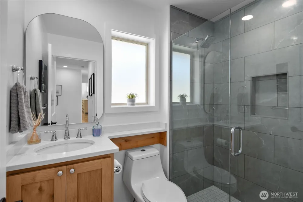 365 W Beach Drive Orondo, WA 98843