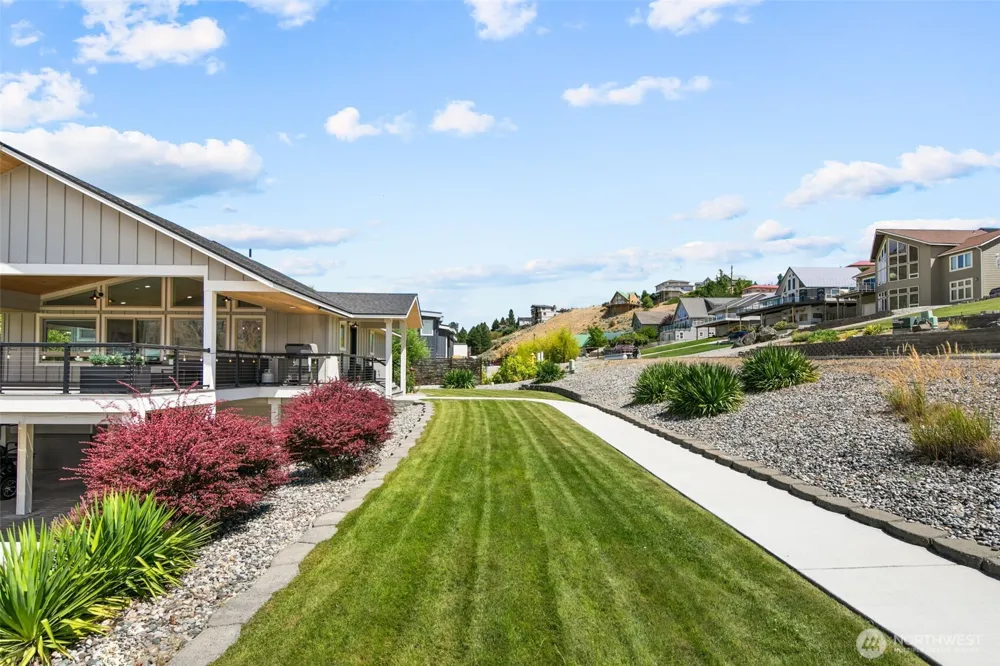 365 W Beach Drive Orondo, WA 98843
