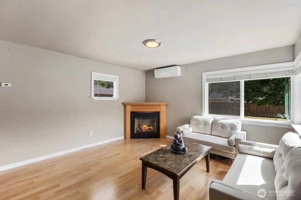 15507 56th Avenue W Edmonds, WA 98026