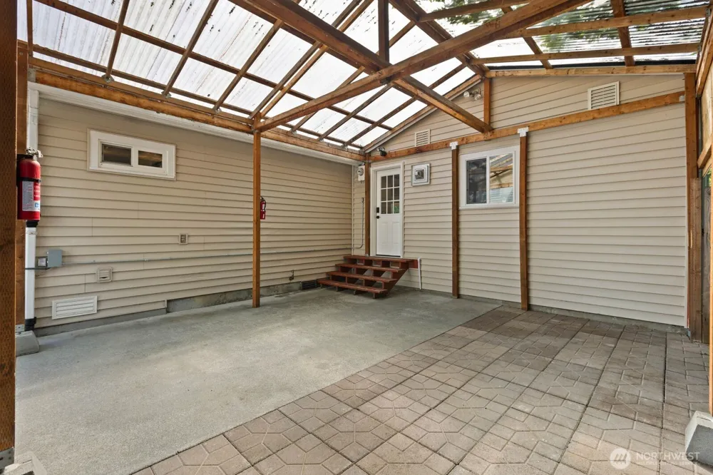 15507 56th Avenue W Edmonds, WA 98026