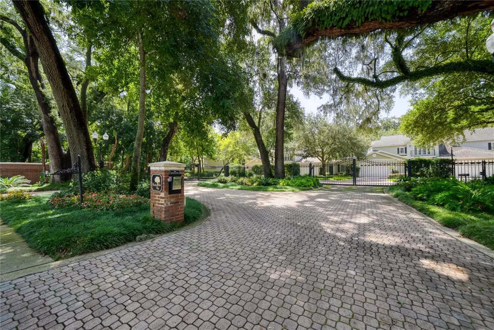 1331 COUNTRY CLUB OAKS CIRCLE Orlando, FL 32804