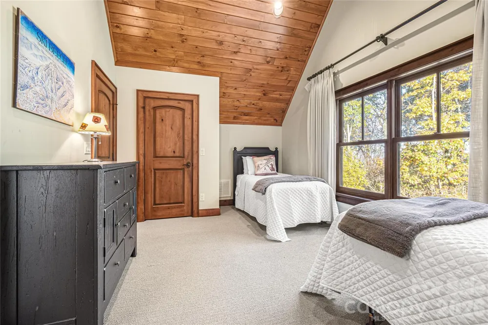 419 Summit Trail Banner Elk, NC 28604