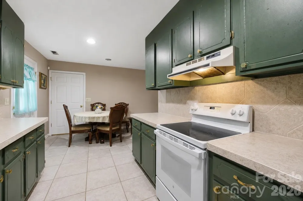 302 W Elm Street Wingate, NC 28174