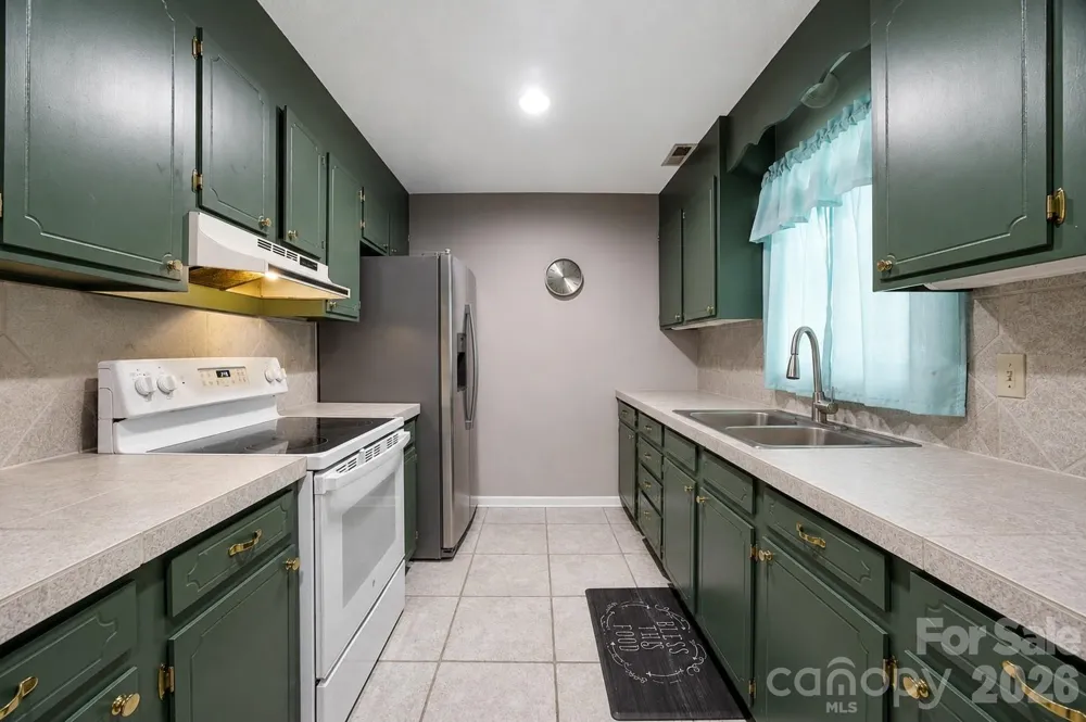 302 W Elm Street Wingate, NC 28174