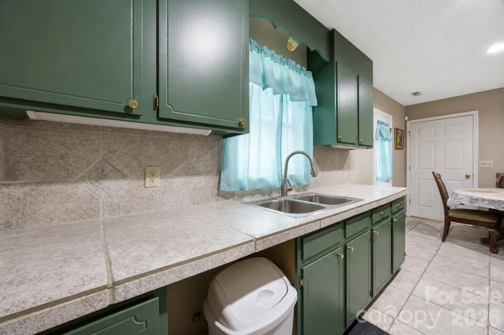 302 W Elm Street Wingate, NC 28174