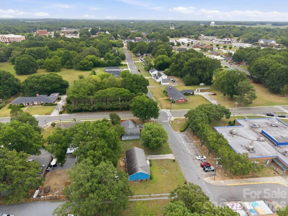 302 W Elm Street Wingate, NC 28174