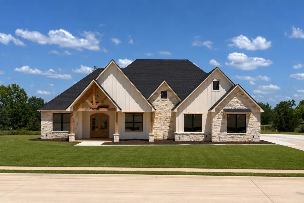 17038 Woodcrest Circle Lindale, TX 75771