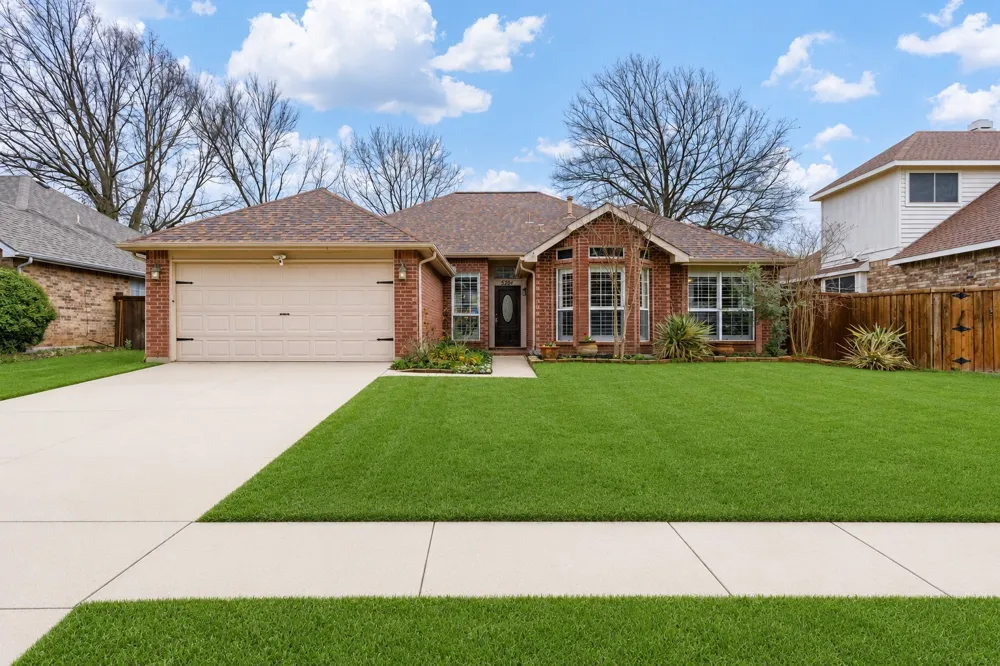 5204 Valleydale Drive Flower Mound, TX 75028