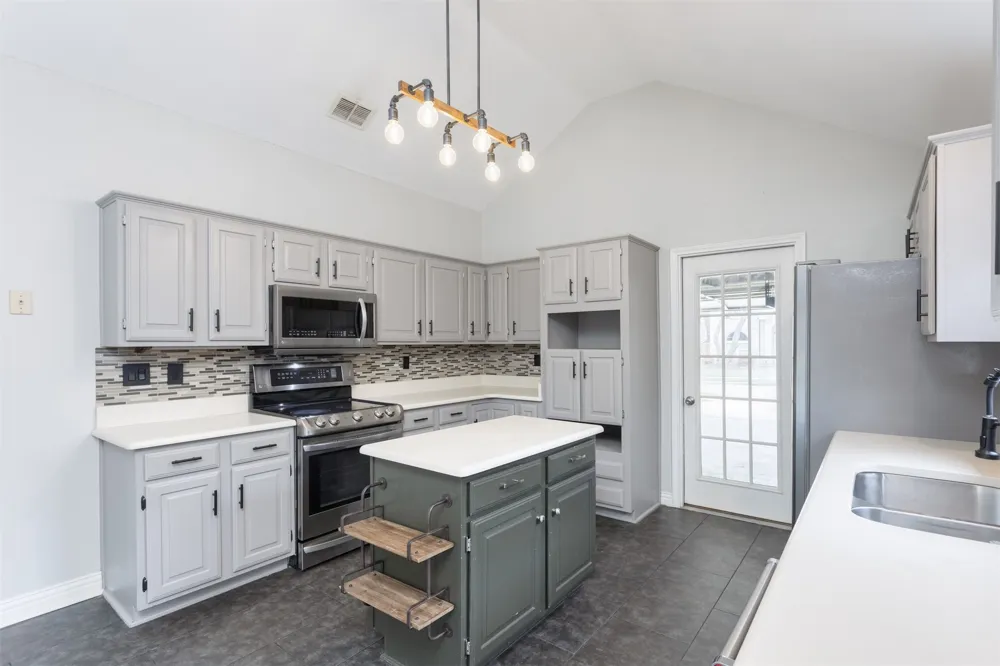 5204 Valleydale Drive Flower Mound, TX 75028