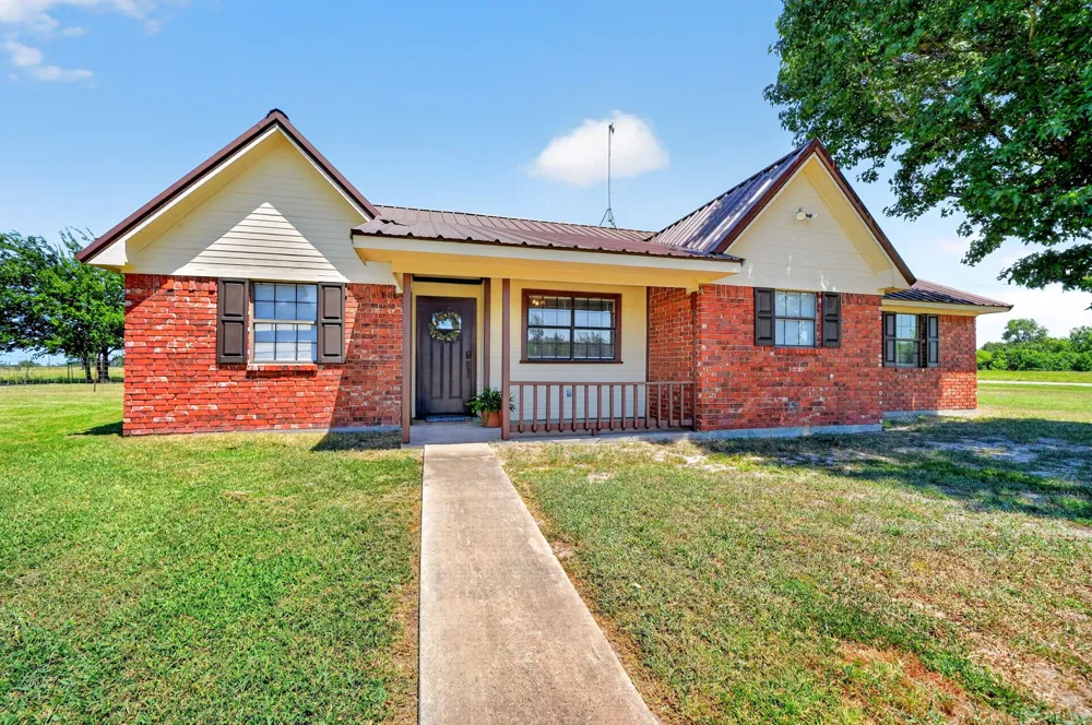 7261 State Highway 50 Commerce, TX 75428