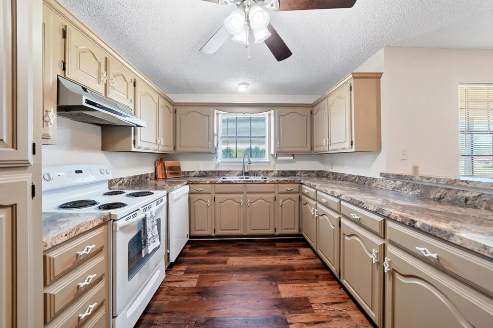 7261 State Highway 50 Commerce, TX 75428