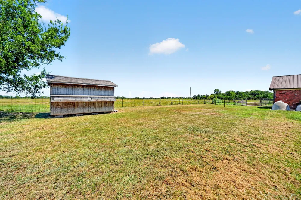7261 State Highway 50 Commerce, TX 75428