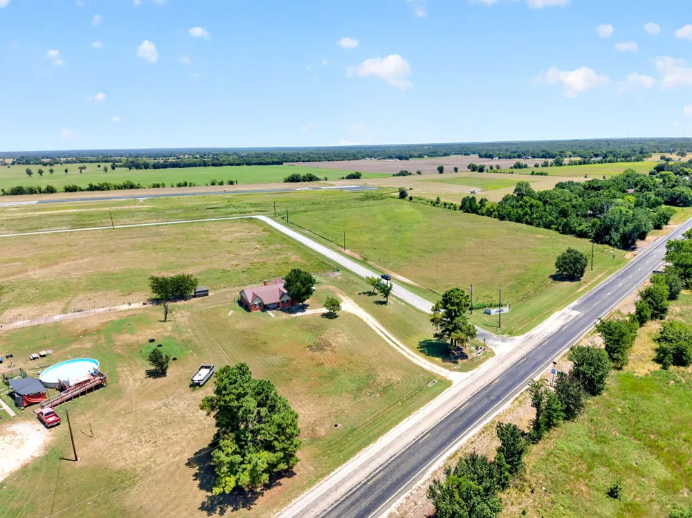 7261 State Highway 50 Commerce, TX 75428
