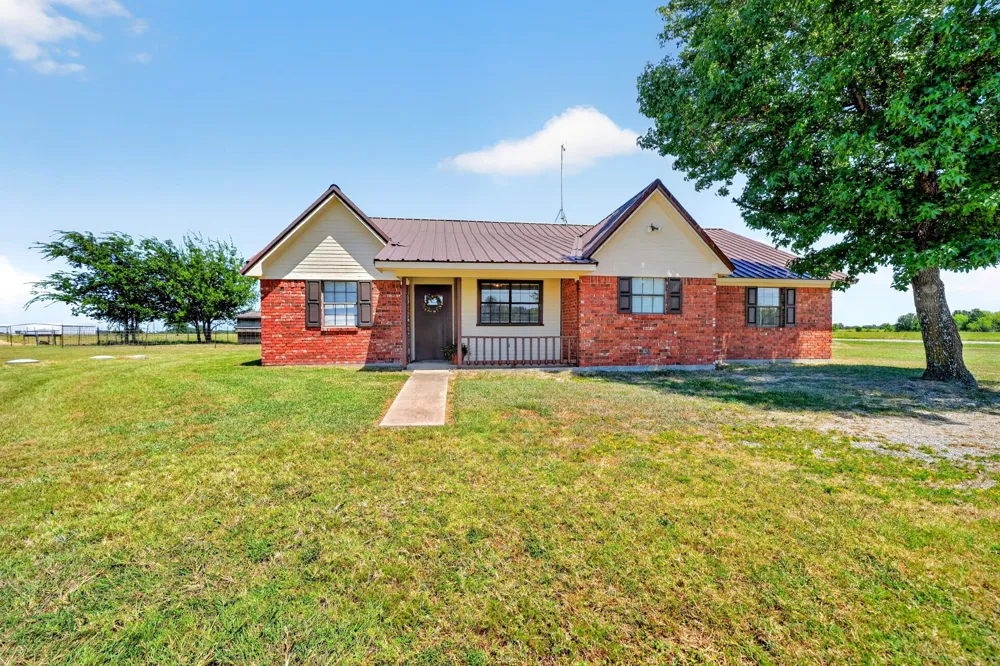 7261 State Highway 50 Commerce, TX 75428