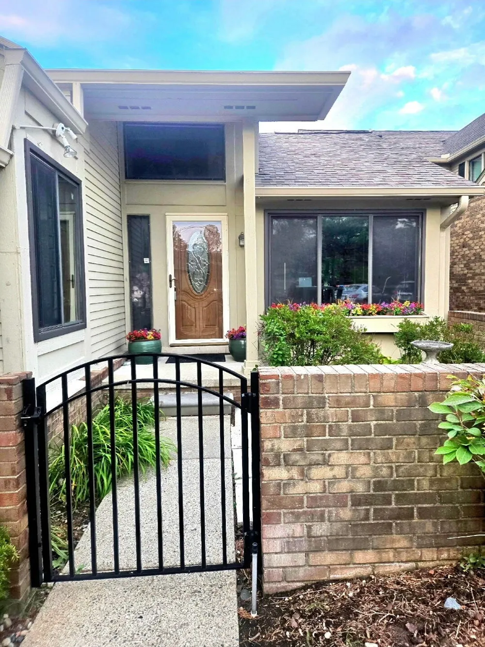 7229 Creeks Bend Drive West Bloomfield, MI 48322