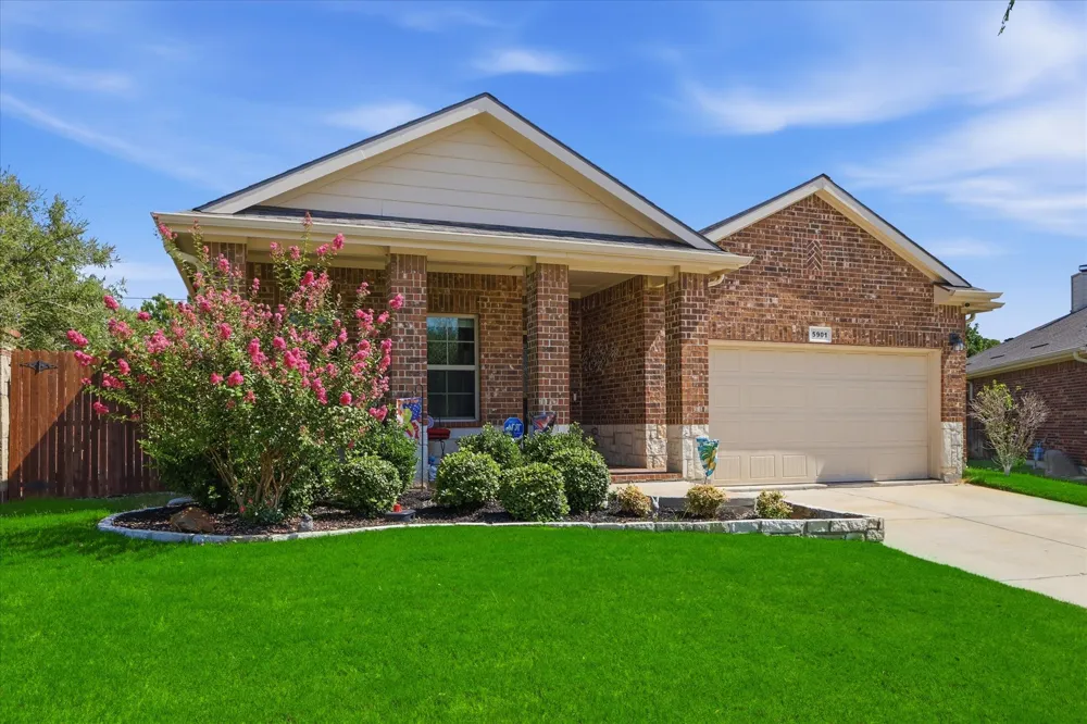 5901 Glenwood Drive Denton, TX 76208