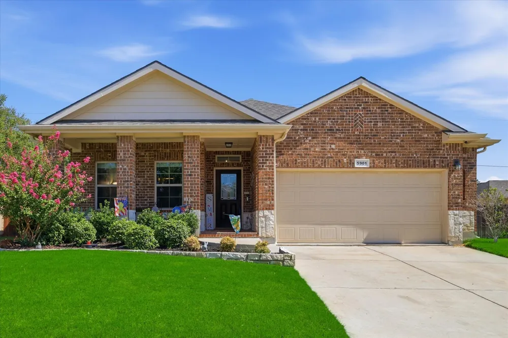 5901 Glenwood Drive Denton, TX 76208