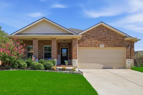 5901 Glenwood Drive