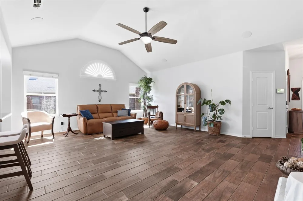 5901 Glenwood Drive Denton, TX 76208