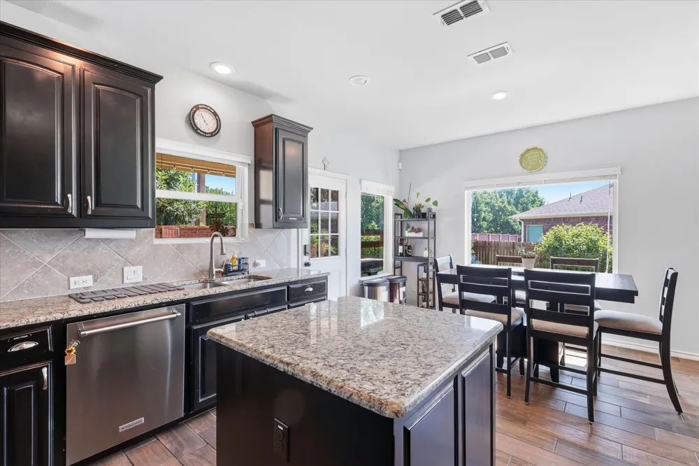 5901 Glenwood Drive Denton, TX 76208