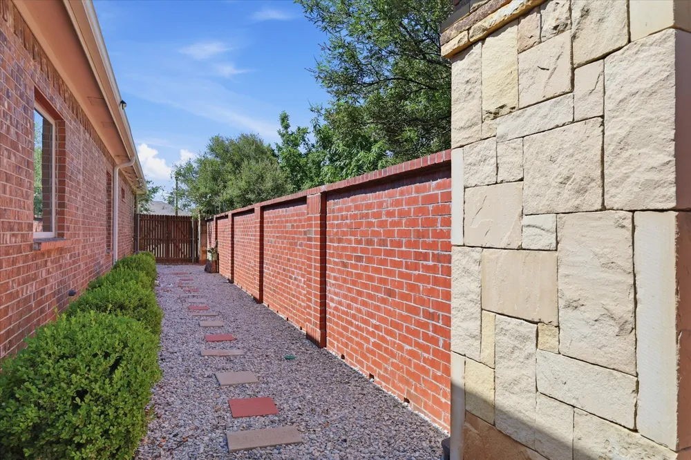 5901 Glenwood Drive Denton, TX 76208