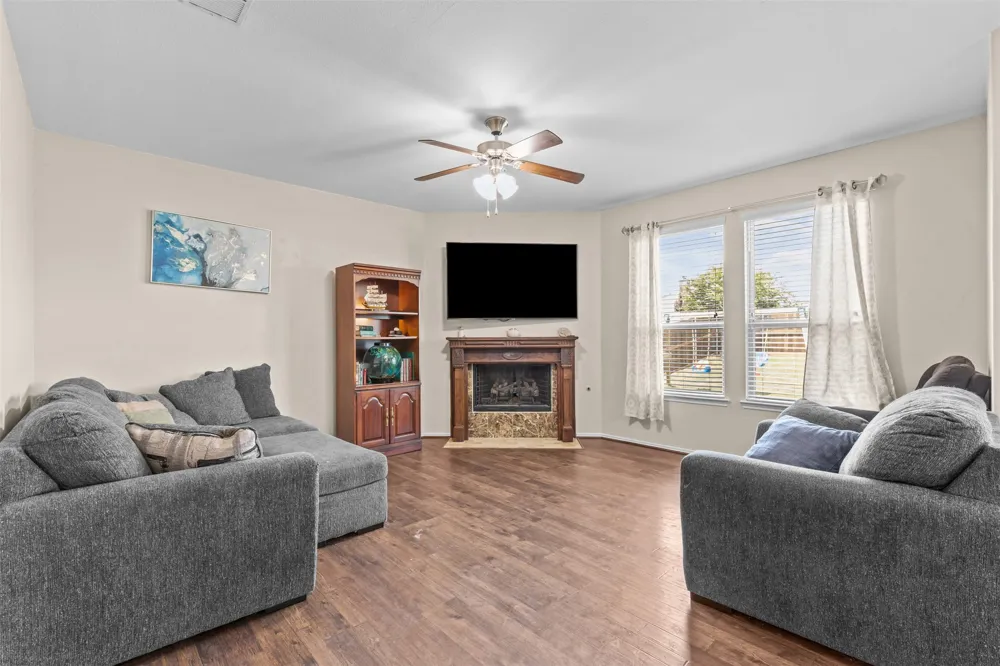 404 Marquette Drive Van Alstyne, TX 75495