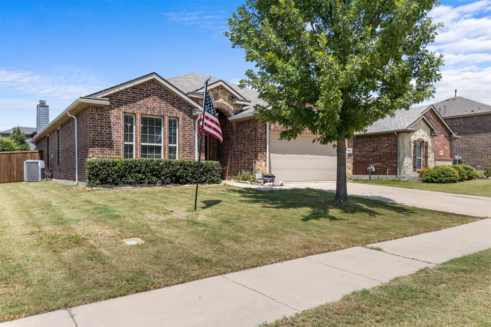 404 Marquette Drive Van Alstyne, TX 75495