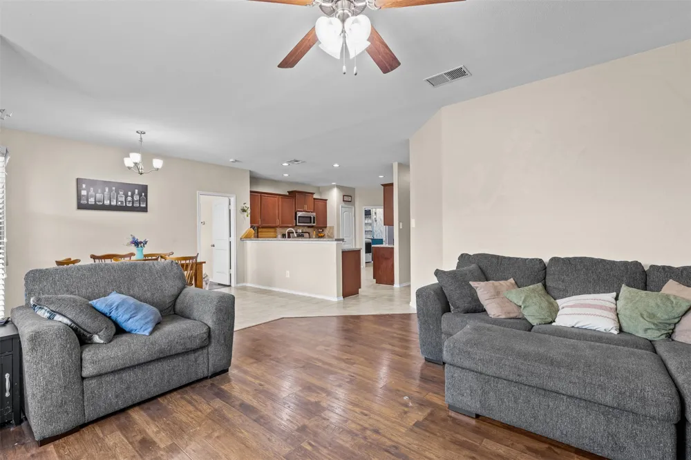 404 Marquette Drive Van Alstyne, TX 75495
