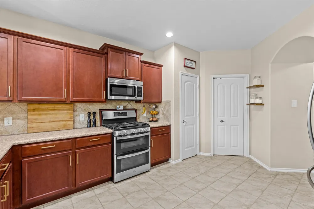 404 Marquette Drive Van Alstyne, TX 75495