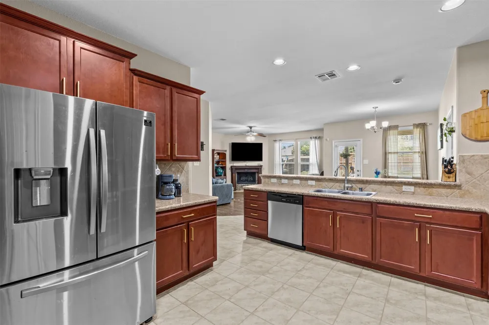 404 Marquette Drive Van Alstyne, TX 75495