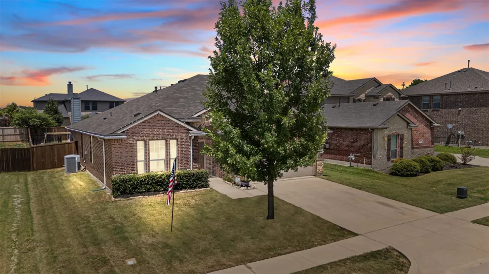 404 Marquette Drive Van Alstyne, TX 75495