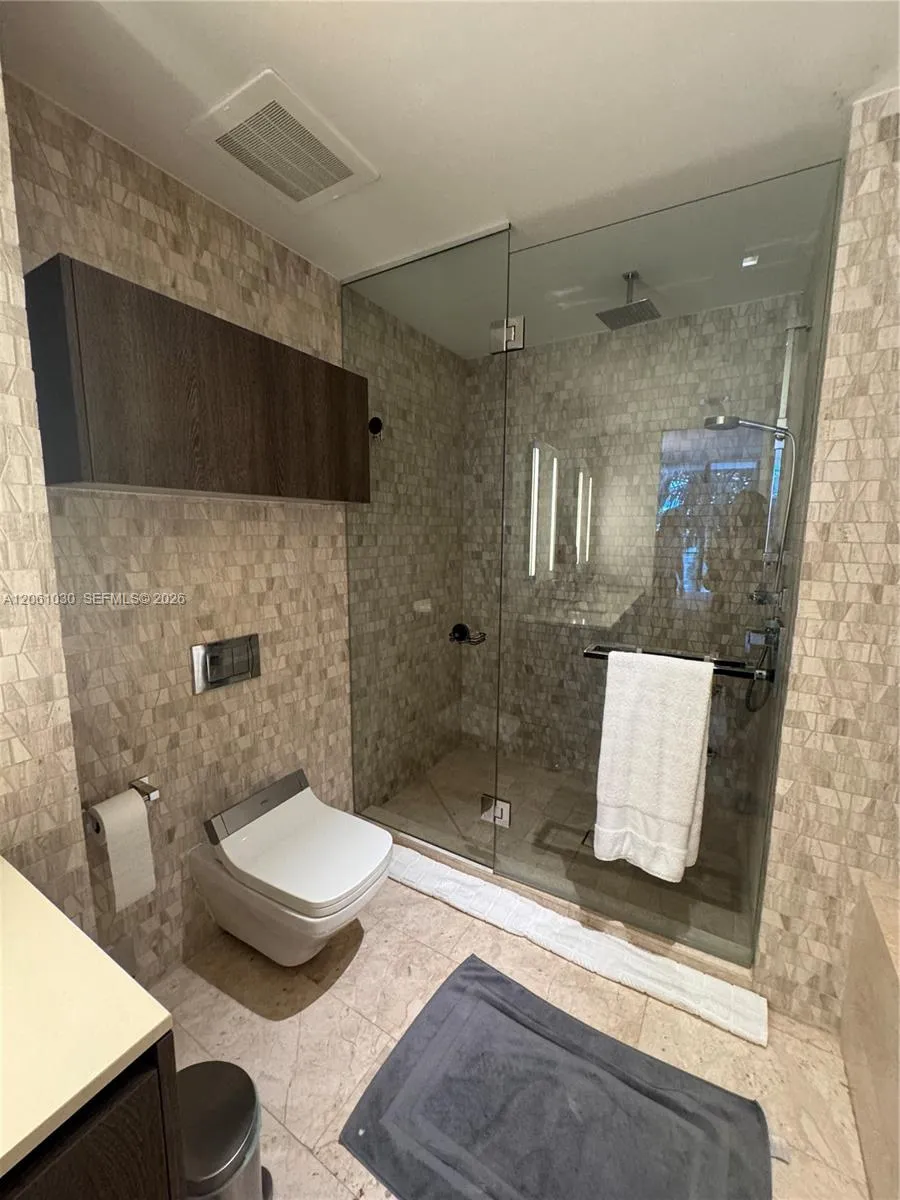 88 SW 7th St #805 Miami, FL 33130