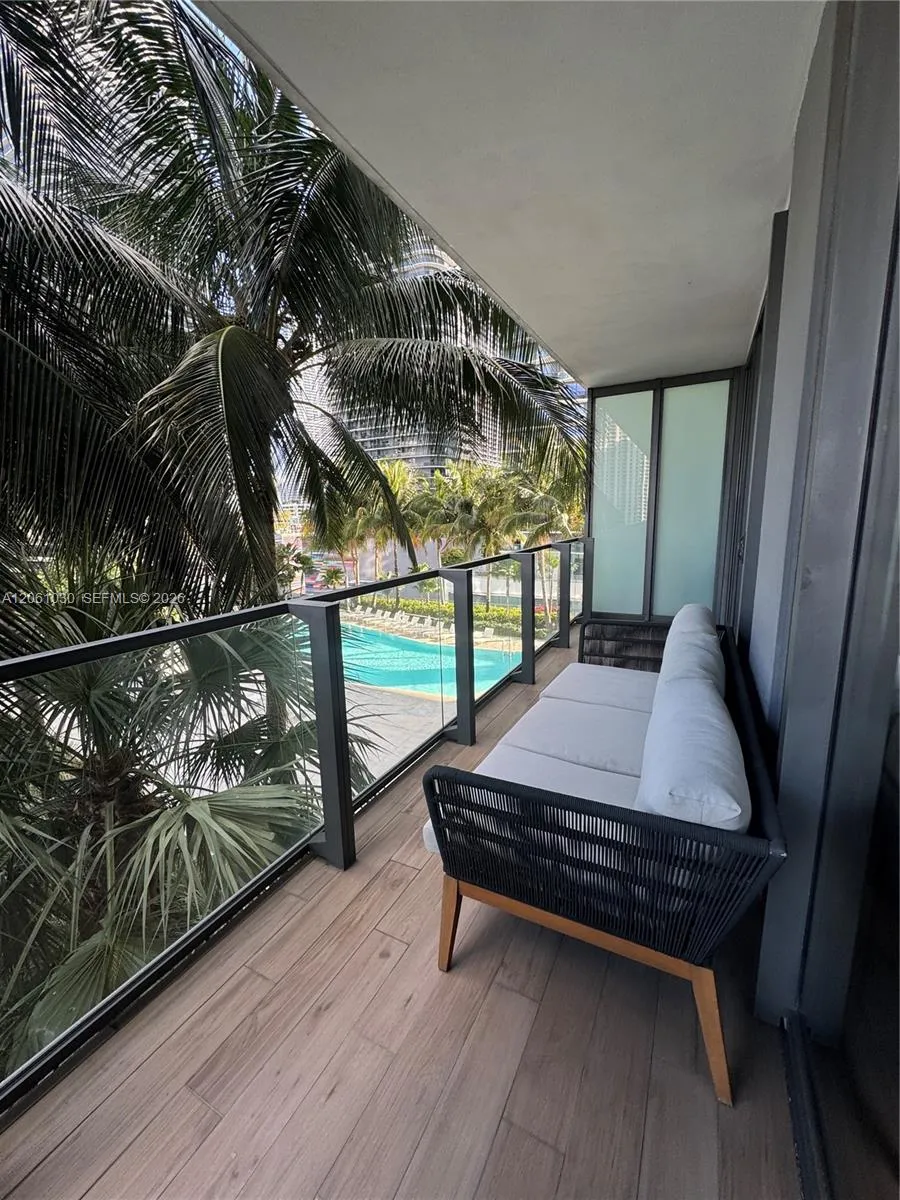 88 SW 7th St #805 Miami, FL 33130