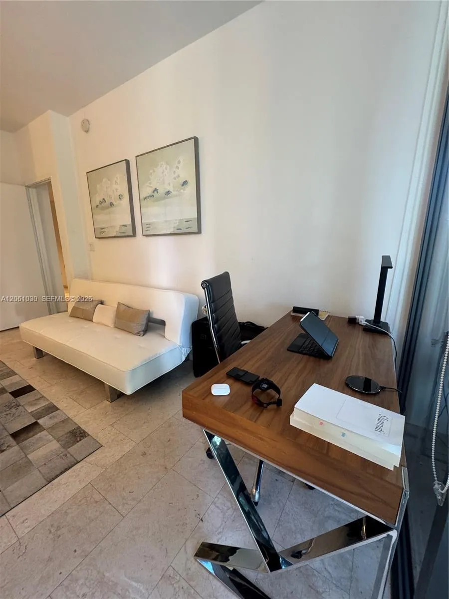 88 SW 7th St #805 Miami, FL 33130