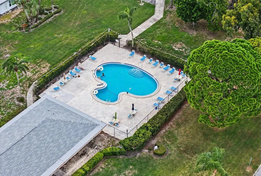 8359 CANDLEWOOD ROAD #8359 Seminole, FL 33777