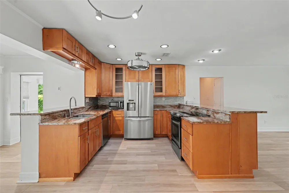 8359 CANDLEWOOD ROAD #8359 Seminole, FL 33777