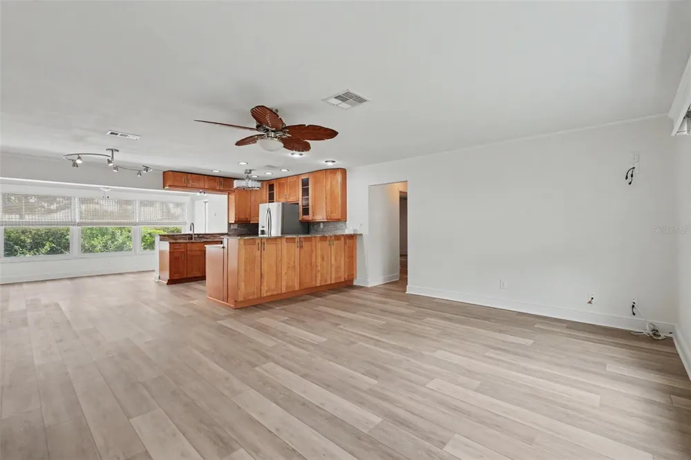 8359 CANDLEWOOD ROAD #8359 Seminole, FL 33777