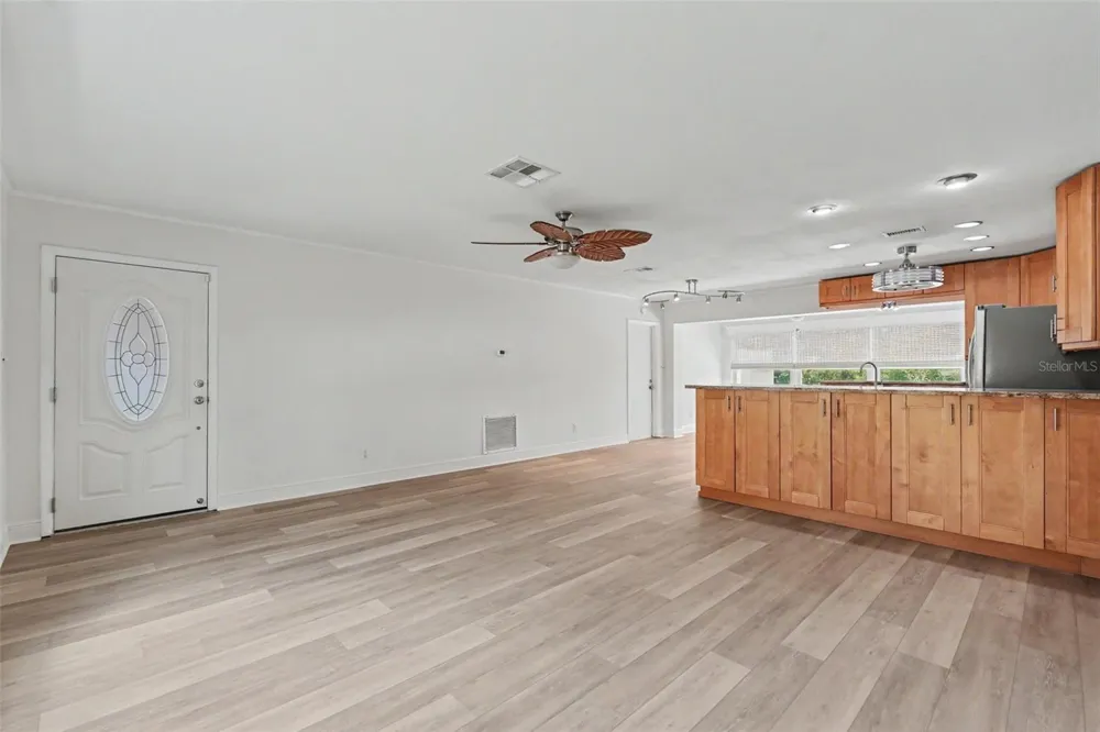 8359 CANDLEWOOD ROAD #8359 Seminole, FL 33777