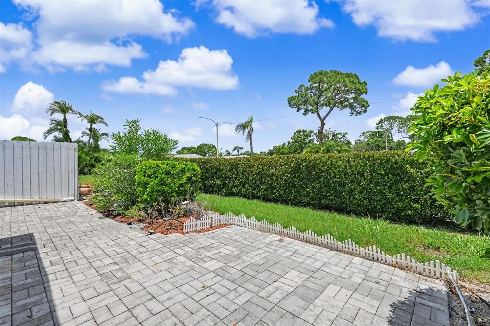 8359 CANDLEWOOD ROAD #8359 Seminole, FL 33777