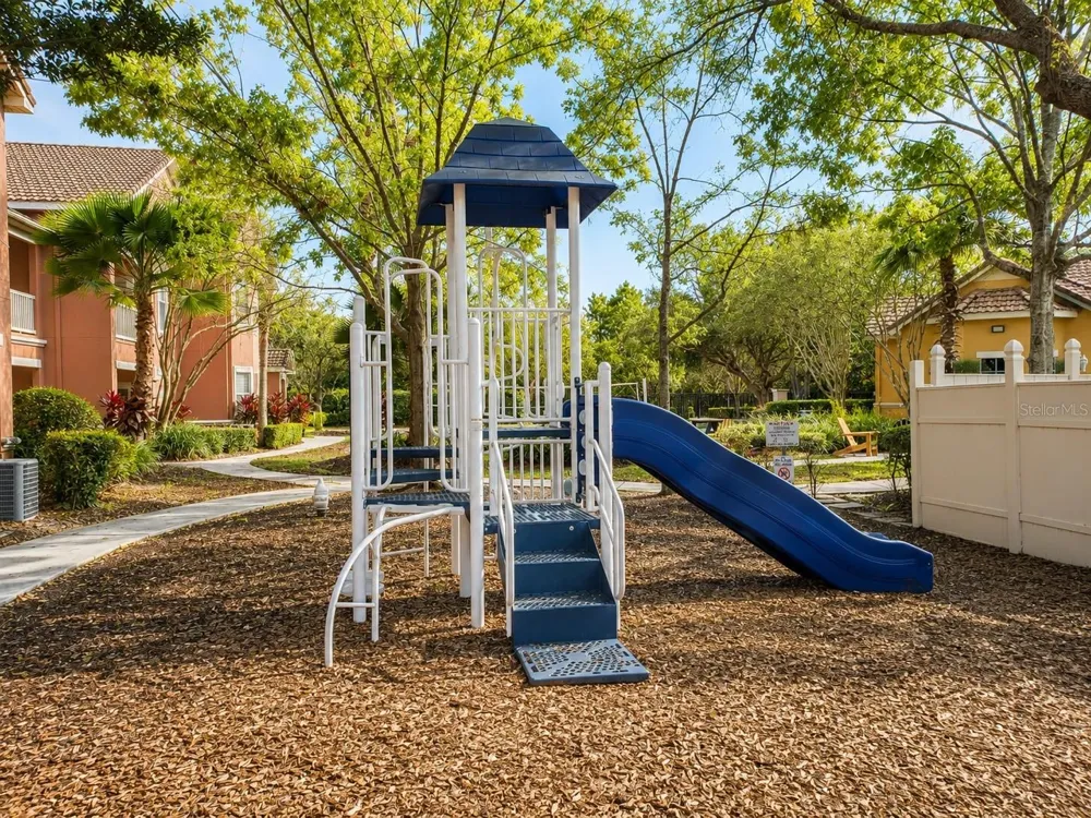 8813 VILLA VIEW CIRCLE #204 Orlando, FL 32821