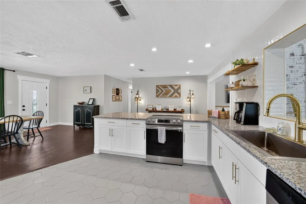 1428 SE 9TH AVENUE ocala, FL 34471