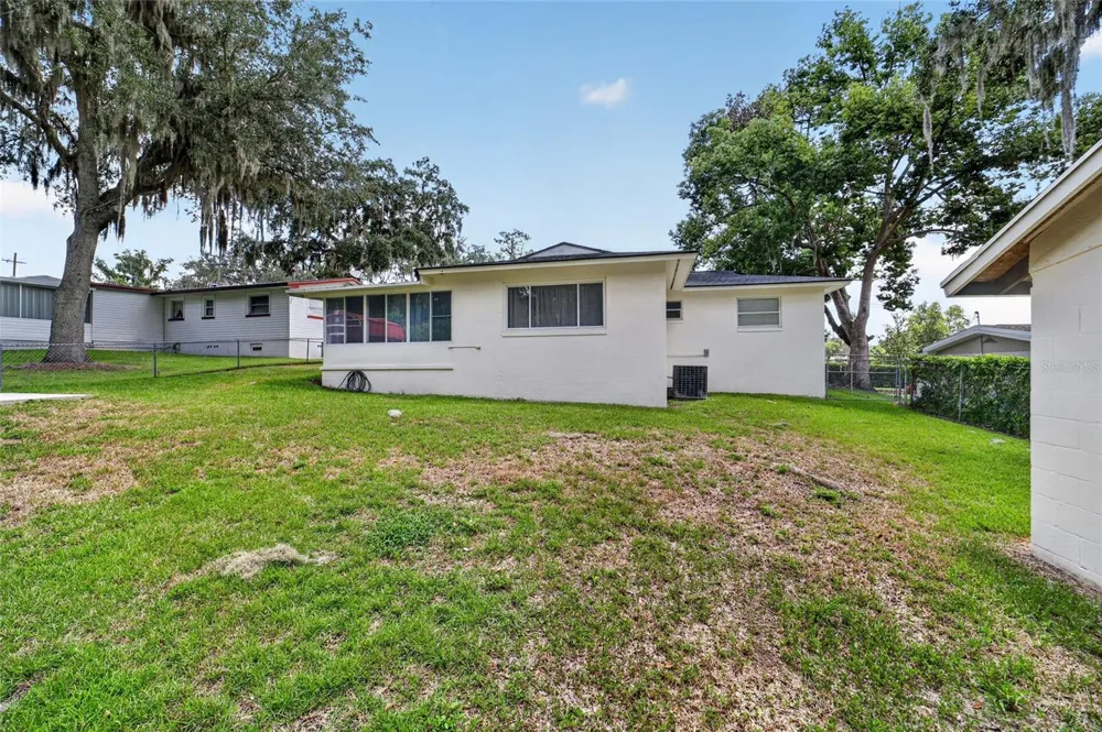 1428 SE 9TH AVENUE ocala, FL 34471