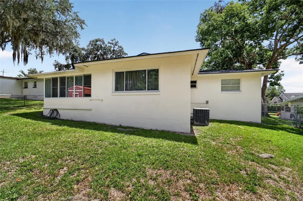 1428 SE 9TH AVENUE ocala, FL 34471