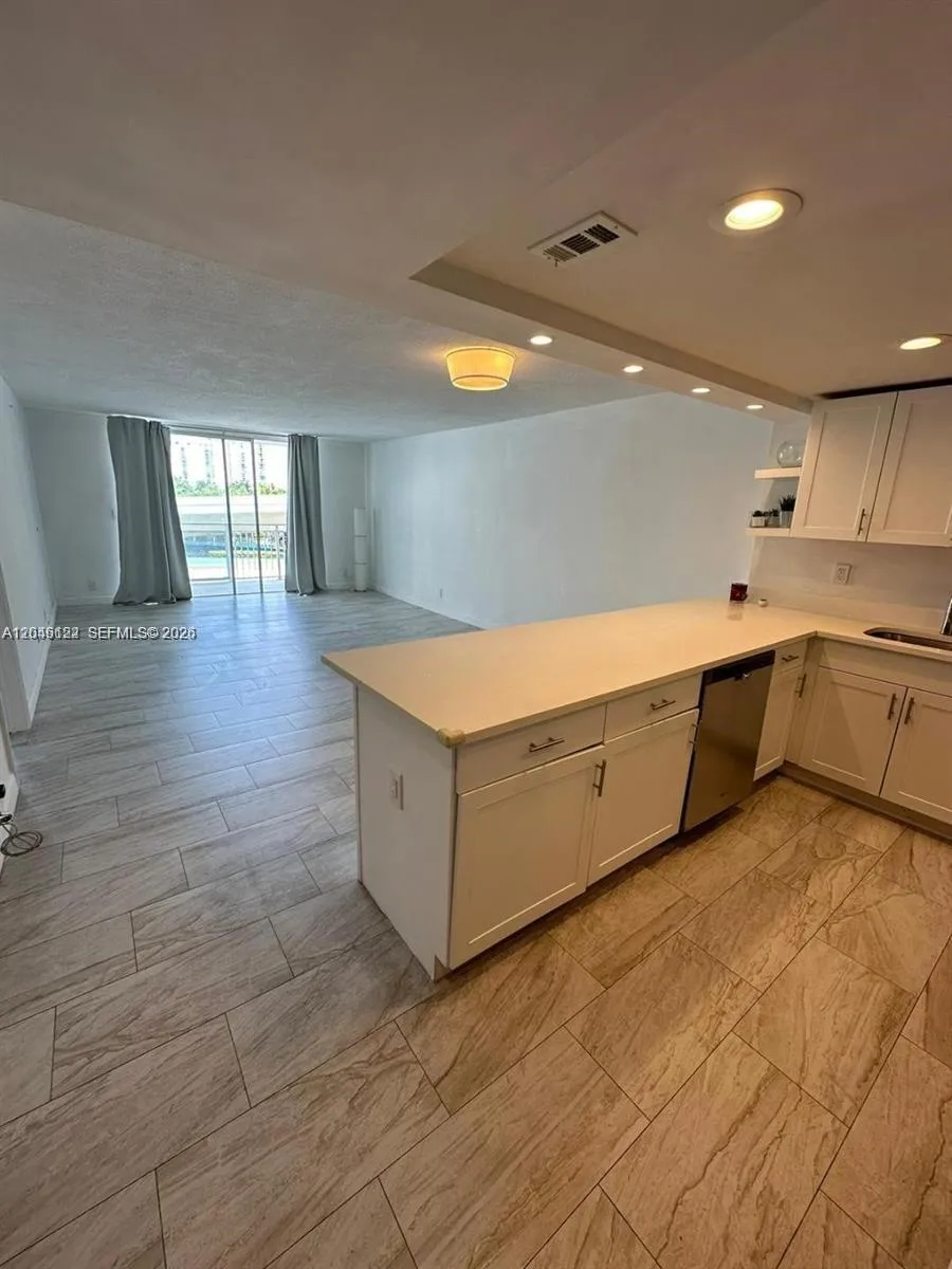 1801 S Ocean Dr #333 Hallandale Beach, FL 33009