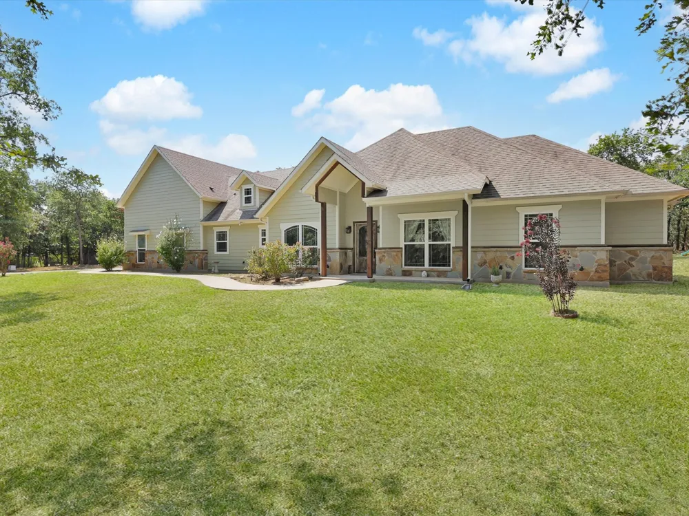 1255 Greg Street Azle, TX 76020