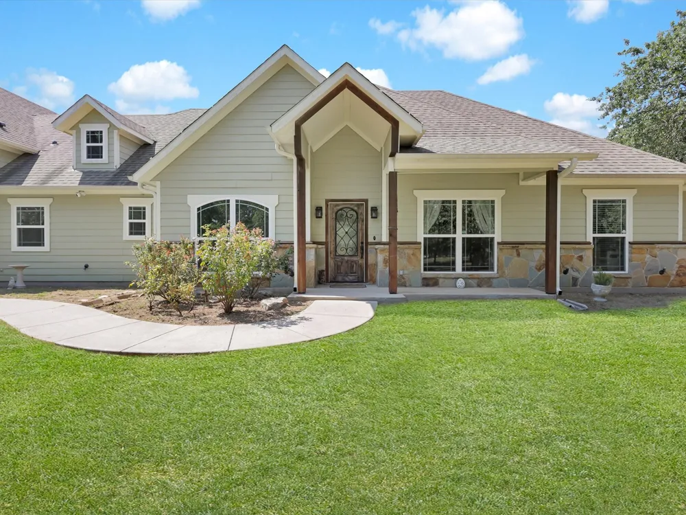1255 Greg Street Azle, TX 76020