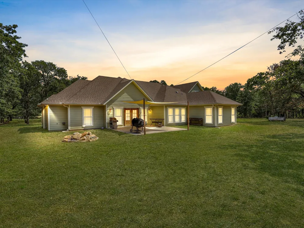 1255 Greg Street Azle, TX 76020