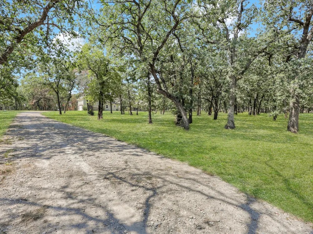1255 Greg Street Azle, TX 76020