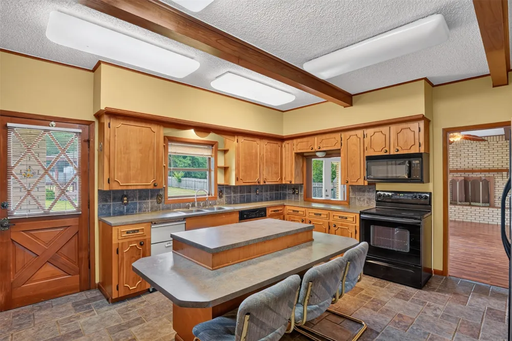 724 Pine Forest Drive Minden, LA 71055