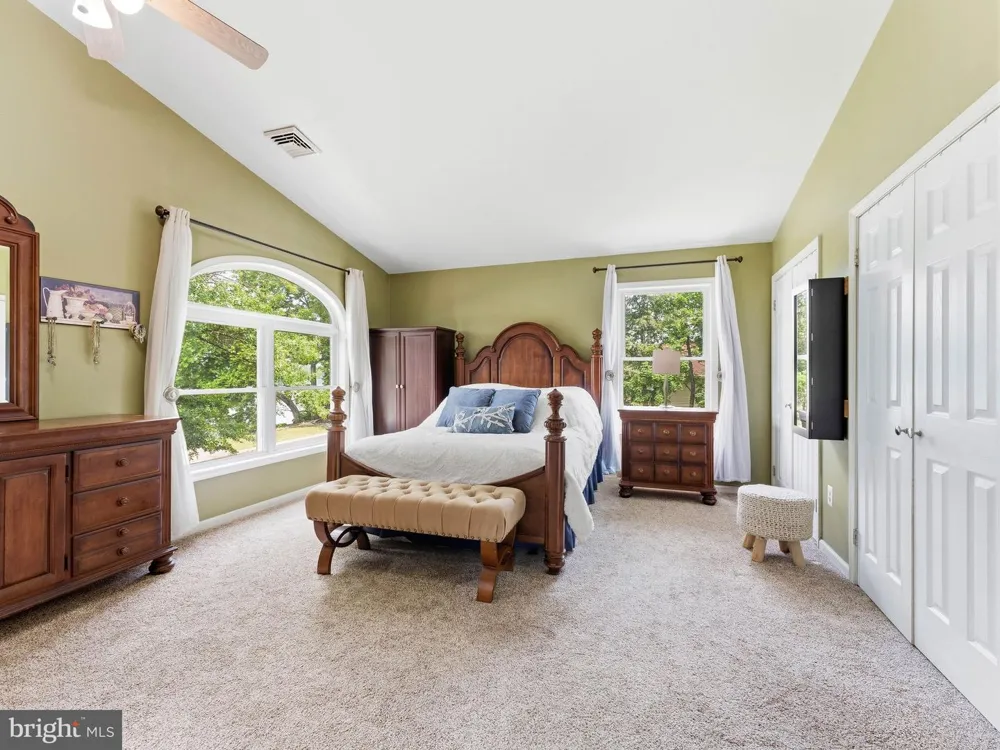 425 DELAWARE AVENUE Delanco, NJ 08075
